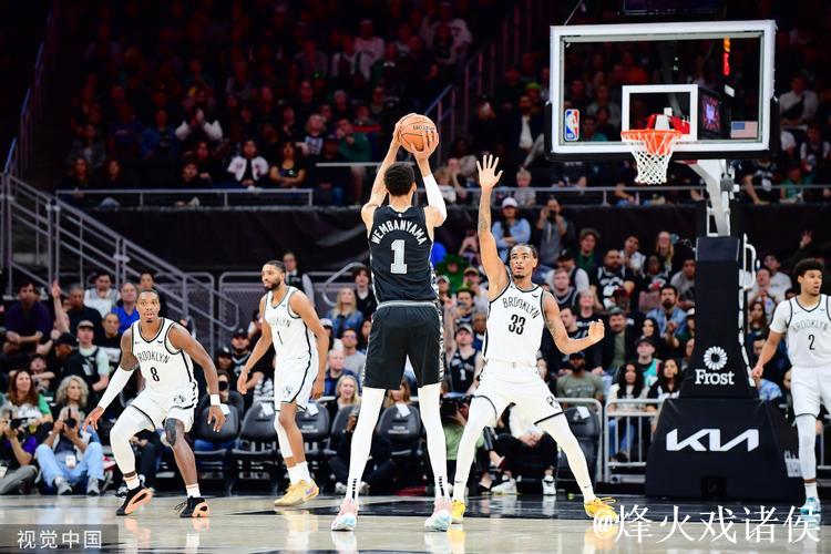 骑士险胜篮网开季11连胜 文班24+16马刺负爵士 骑士险胜篮网开季11连胜 文班24+16马刺负爵士