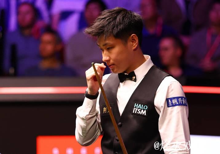 赵心童不敌米尔金斯 无缘西安大奖赛32强 赵心童不敌米尔金斯 无缘西安大奖赛32强